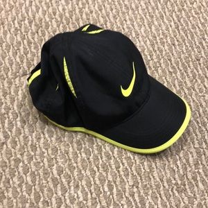 Nike Featherlight Dri-fit Running Hat